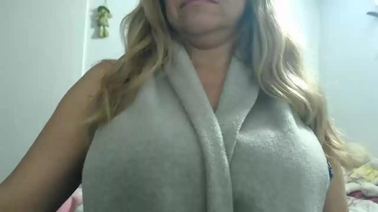 LattinJuanita on Streamray 