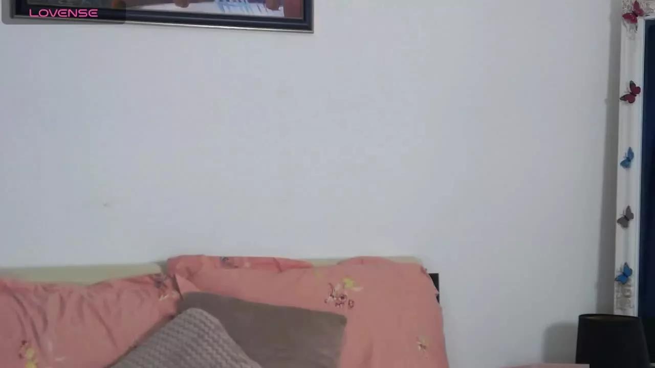 LauraParkers on Streamray 