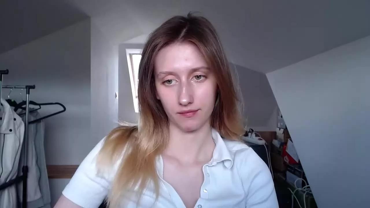 LunaCharm on Streamray 