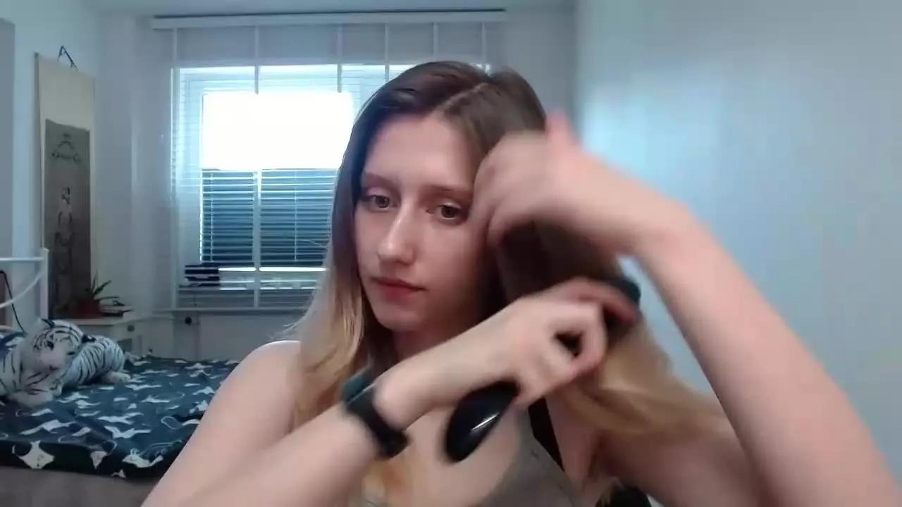 LunaCharm on Streamray 