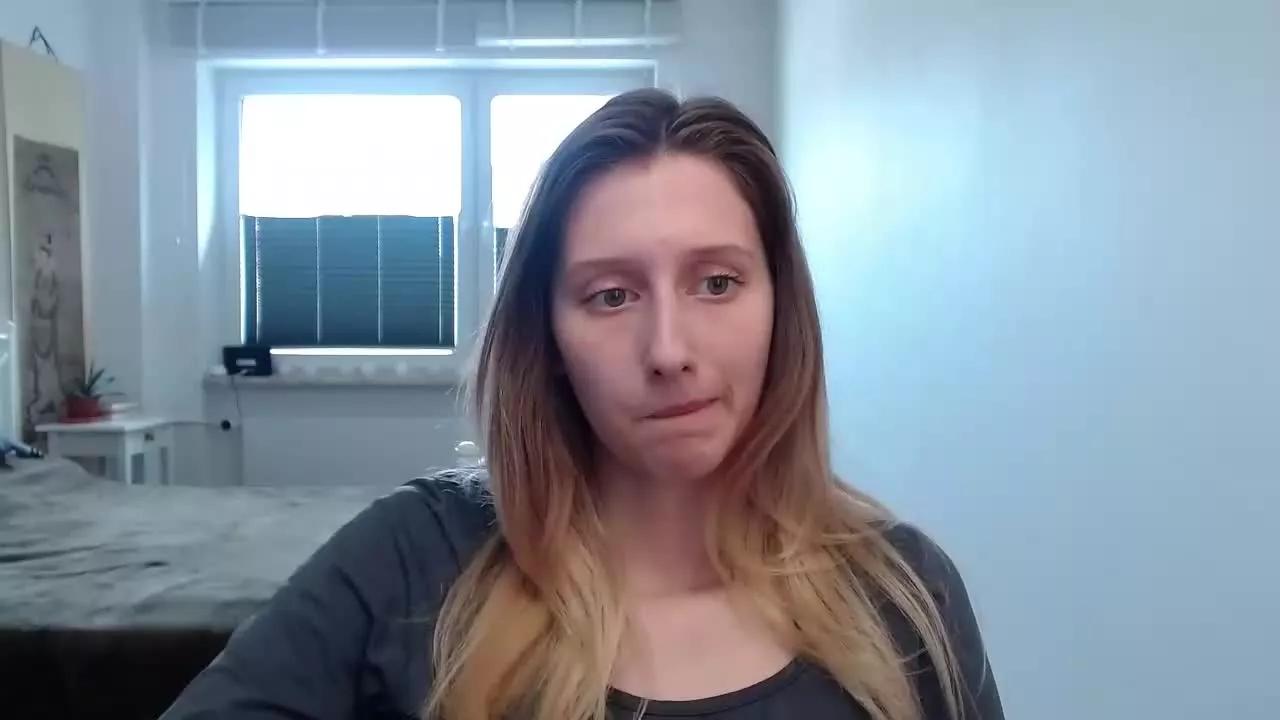 LunaCharm on Streamray 
