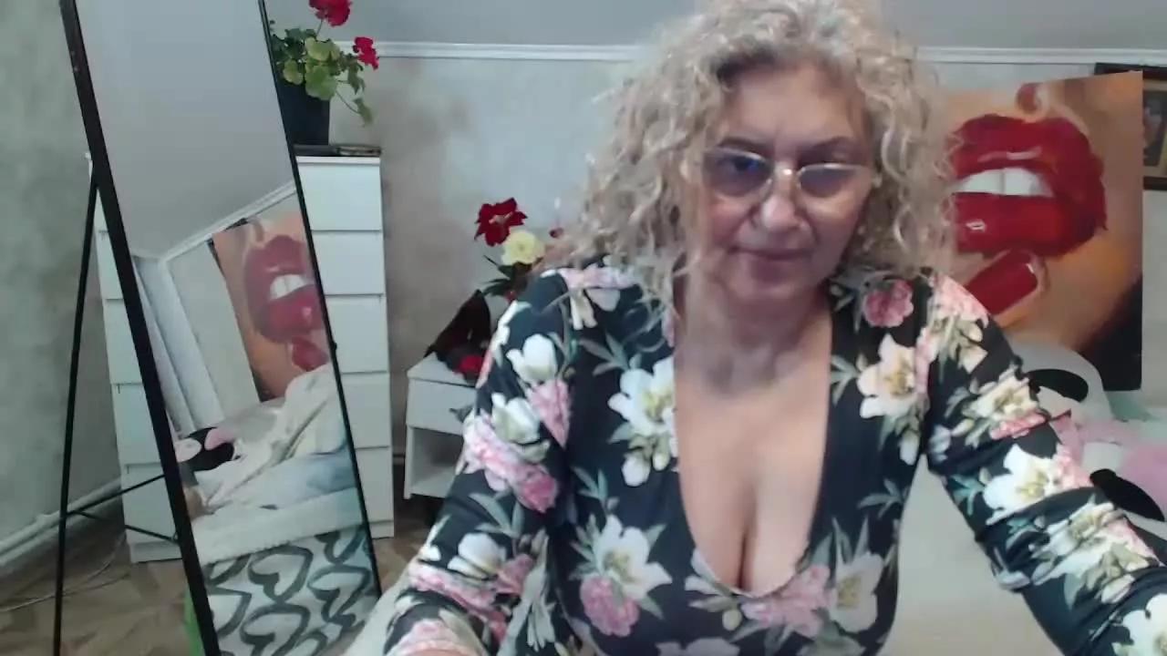 matureerotic4u on Streamray 
