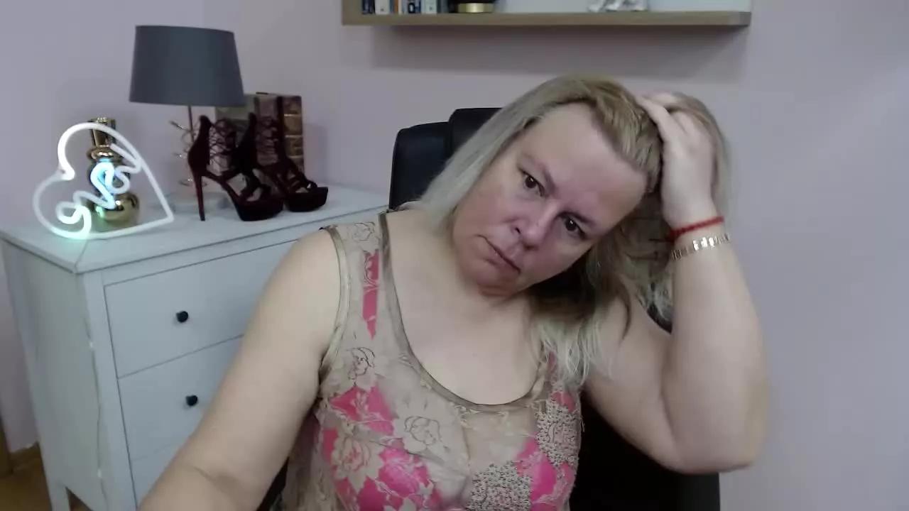 NancyPerfect on Streamray 