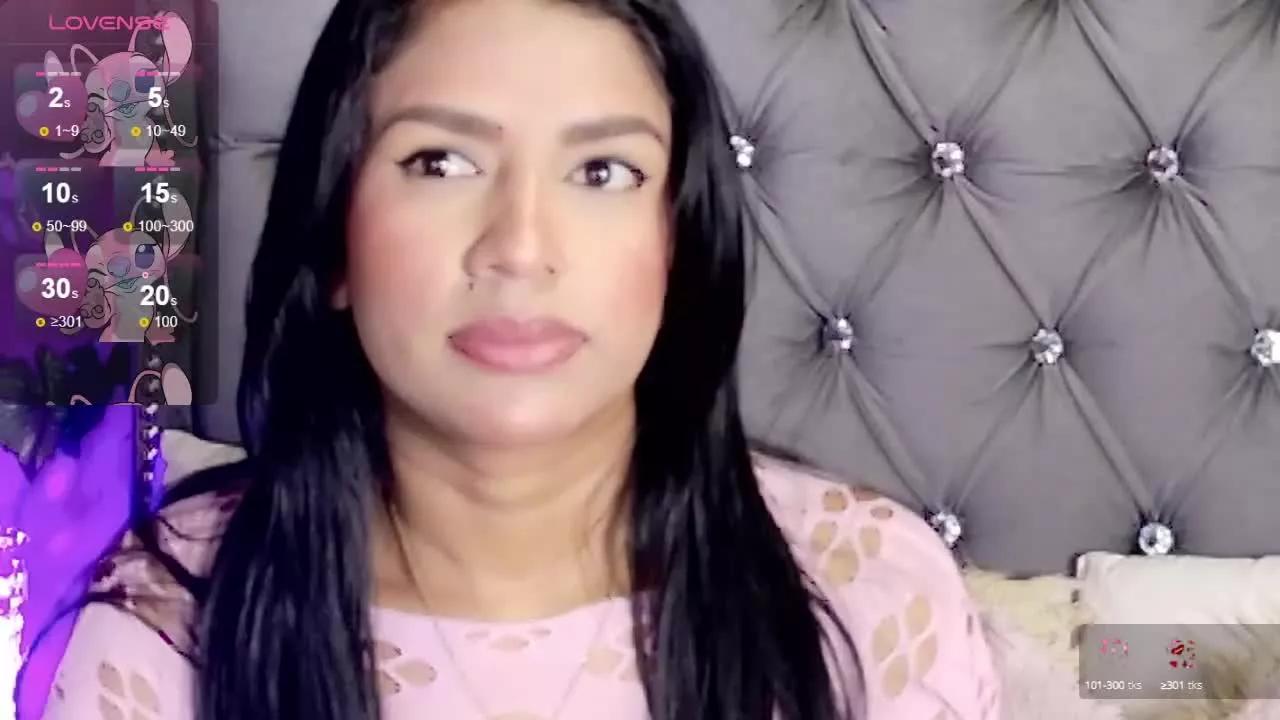 Paola_Cortes on Streamray 