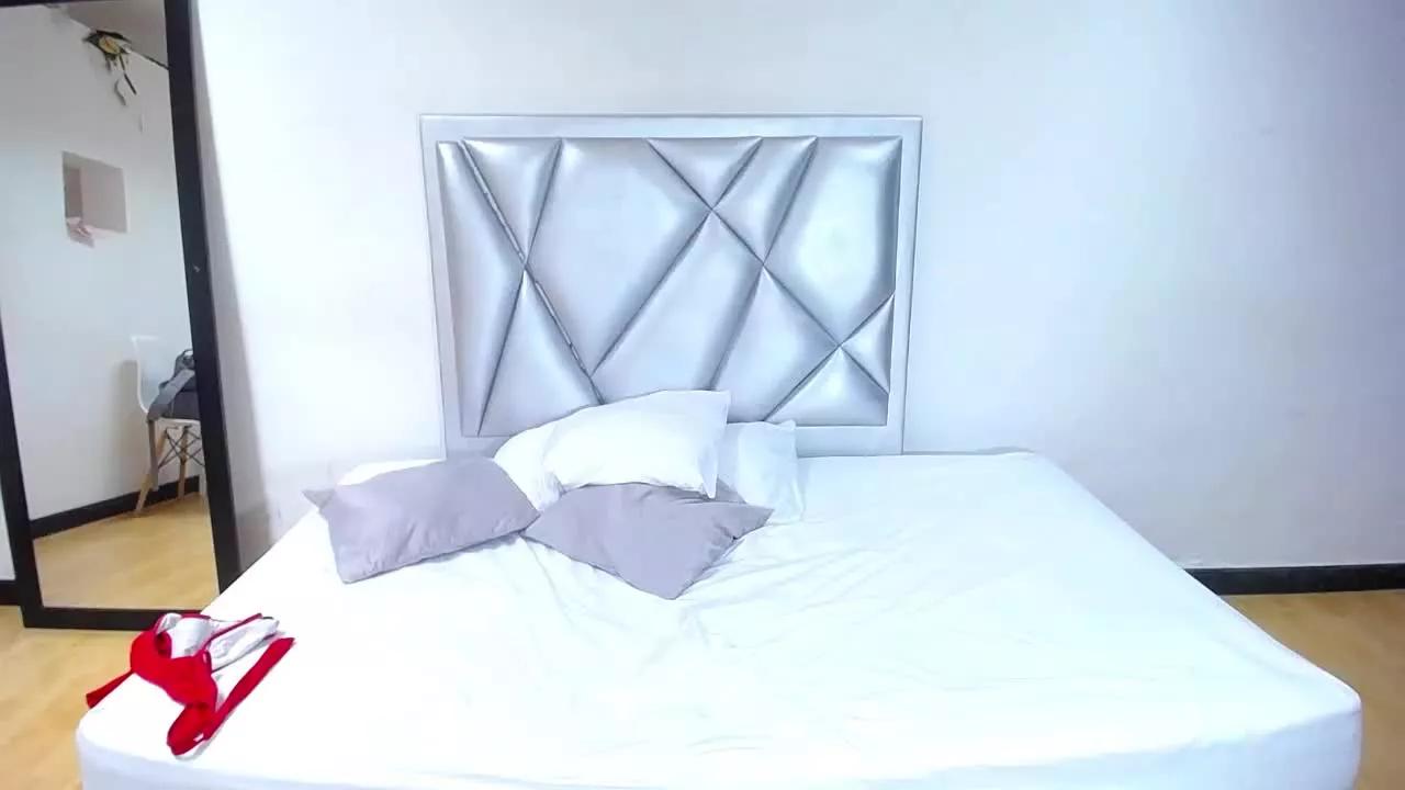 slutty_redhead on Streamray 