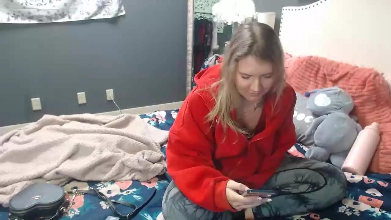 SnowWhiteXo on Streamray 