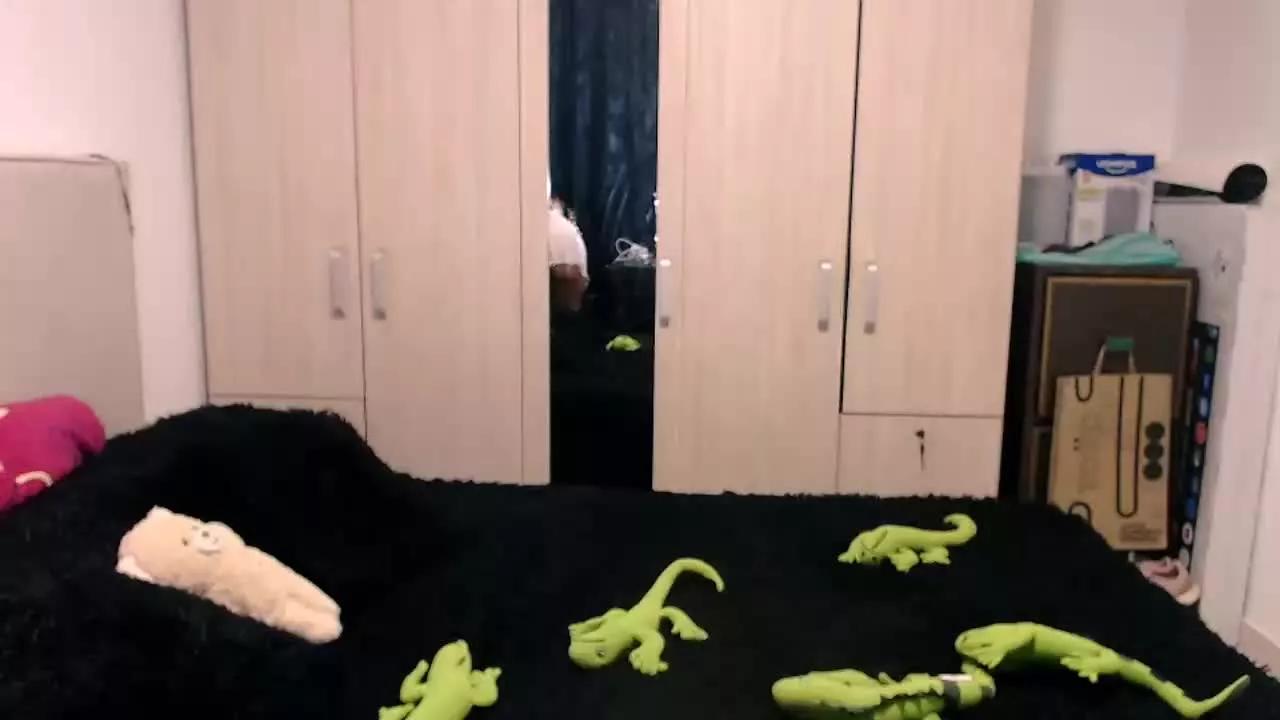 Violetmilf on Streamray 