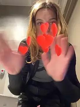 Freechat -AngelAri- on StripChat