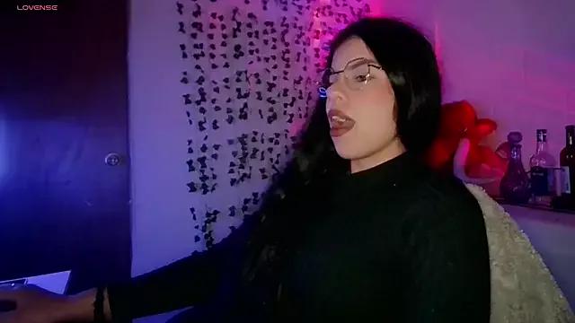 Adararose1 on StripChat 