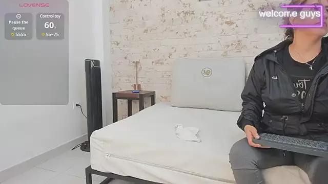 Freechat adela_chase on StripChat