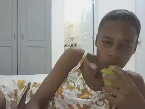 Freechat adele-33 on StripChat