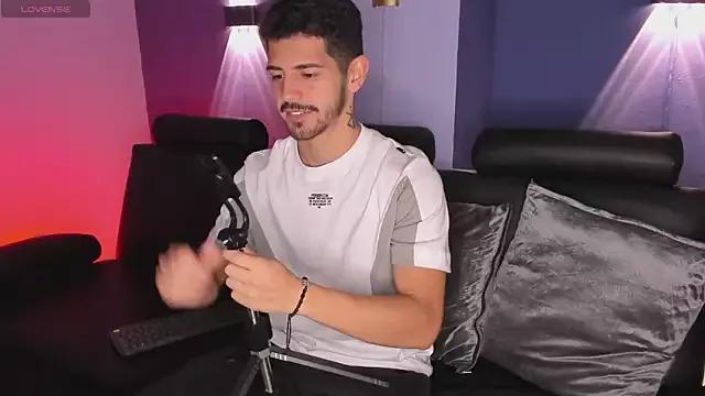 AlejandroStormm on StripChat 