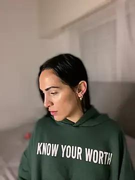 Freechat alessandra-a on StripChat