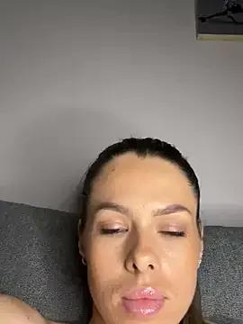 Freechat AllenaMoon on StripChat