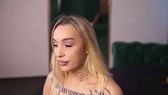 Ammylicious_Doll on StripChat 