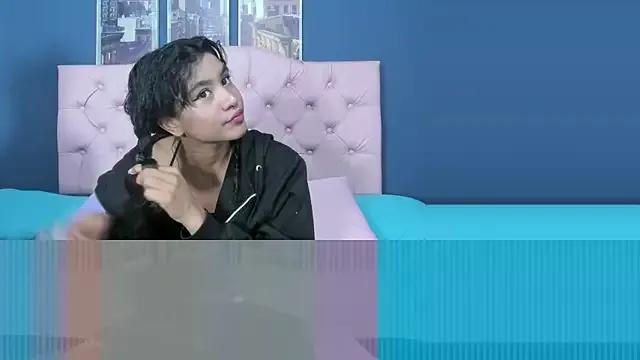 Applehot_LRR on StripChat 