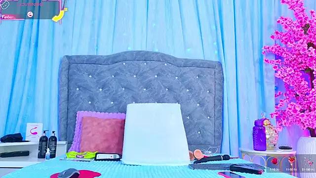 Freechat AuraRoss on StripChat