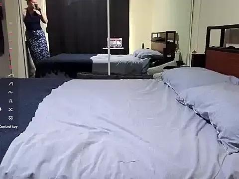 Slutty AussieKittyPurr wants you to fuck their body now AussieKittyPurr from StripChat