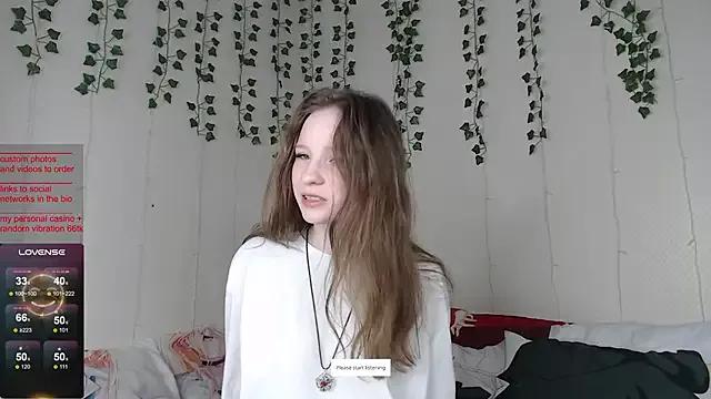 b4by_Emilia on StripChat 