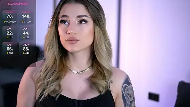BabbyAisha on StripChat 