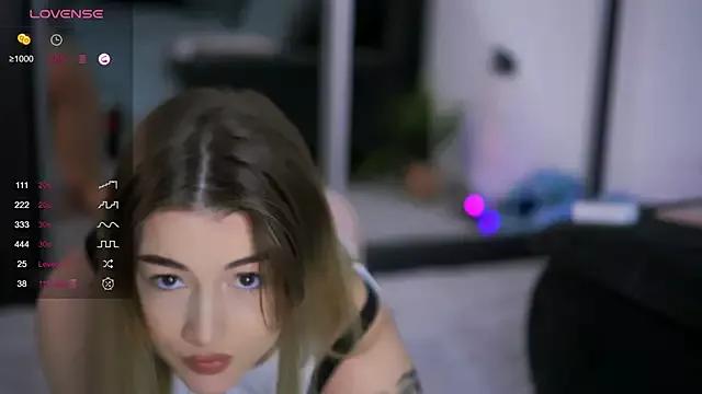 BabbyAisha on StripChat 
