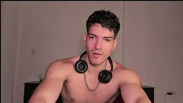 bbbeachboy on StripChat 
