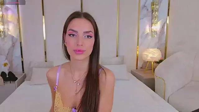 BellaHalles on StripChat 