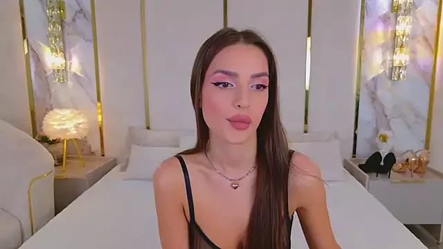 BellaHalles on StripChat 
