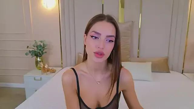 BellaHalles on StripChat 