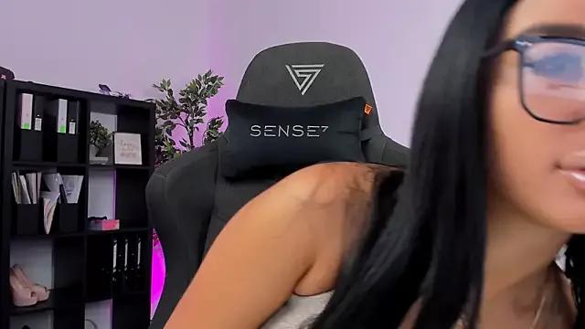 Freechat BlueEyes_BB on StripChat