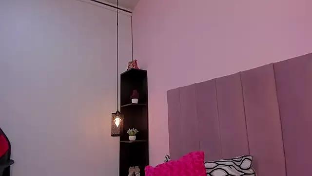 Bonniie_22 on StripChat 