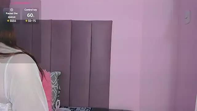 Bonniie_22 on StripChat 