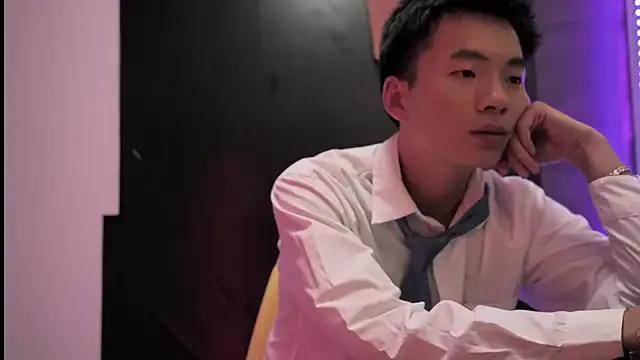 Private BronzeThickLiam on StripChat