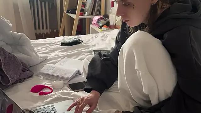 Freechat bunnythetailor on StripChat