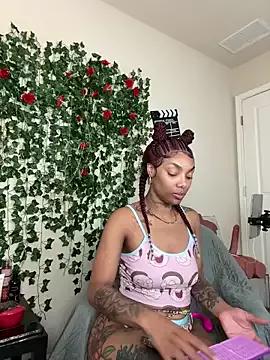 Freechat butterflybootyy on StripChat