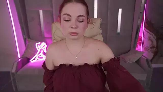 Freechat CarolinaDia on StripChat