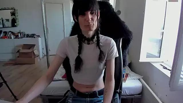 Freechat CeriseLapine on StripChat