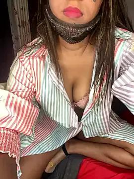 Cinderella-98 on StripChat 