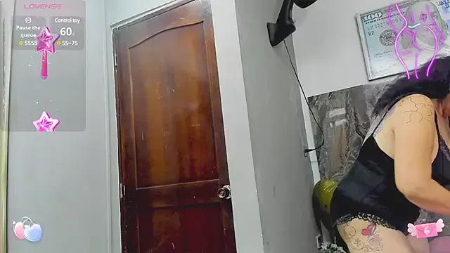 cloee-rabbyt on StripChat 