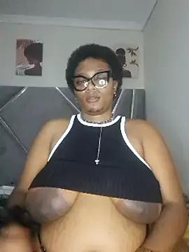 Freechat CocoBootyyy on StripChat