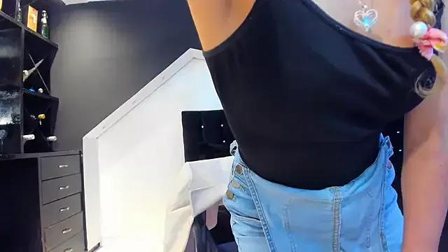 Coral_Gibson on StripChat 