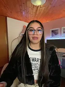 Cristina_pinkk on StripChat 