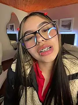 Cristina_pinkk on StripChat 