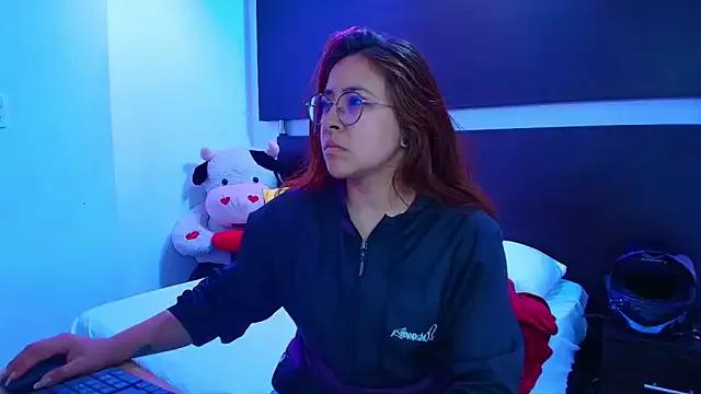 Crystal_rennie on StripChat 