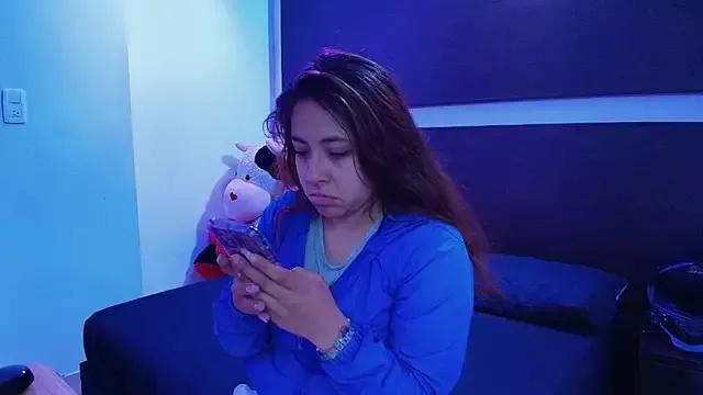 Crystal_rennie on StripChat 