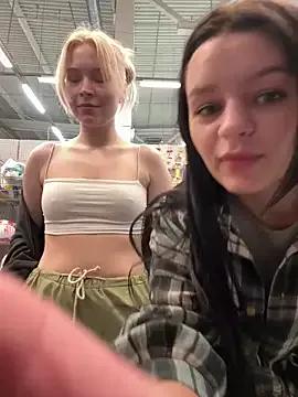 Freechat Cum_girlss on StripChat