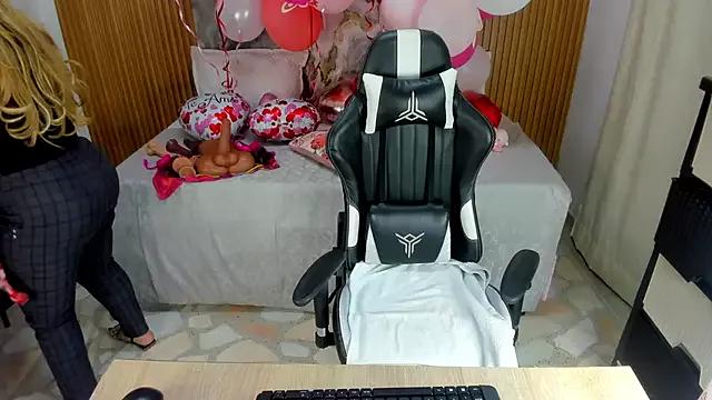 Private Danna_topless on StripChat