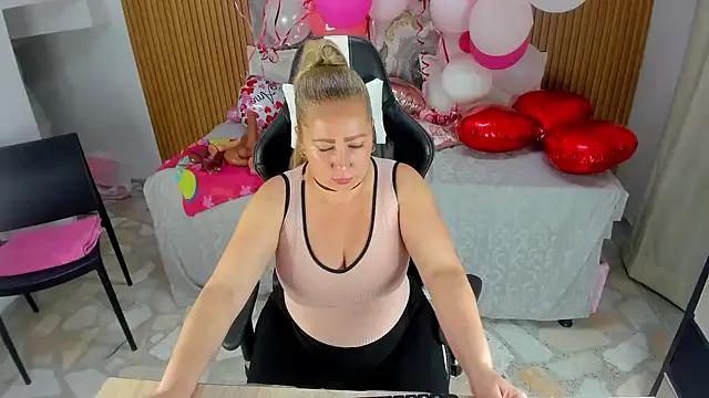 Private Danna_topless on StripChat