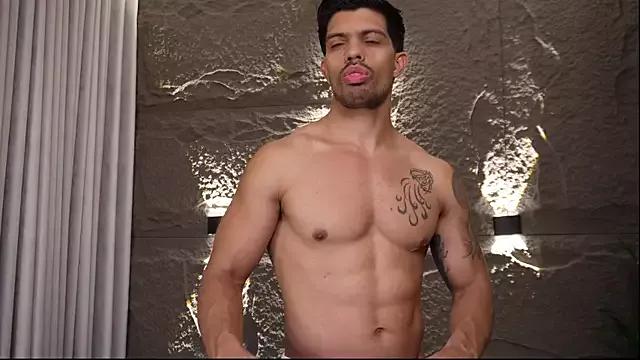 Freechat DannSaenz on StripChat