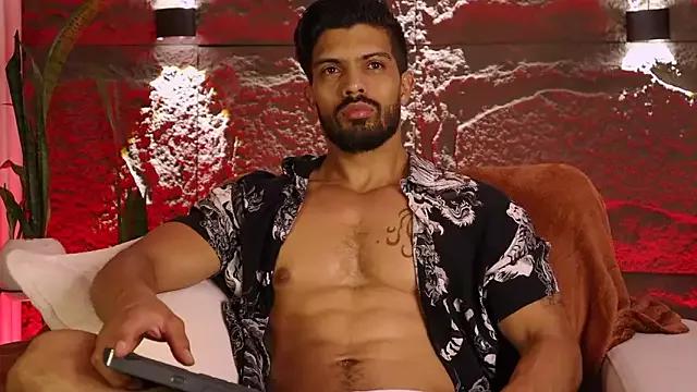 Freechat DannSaenz on StripChat